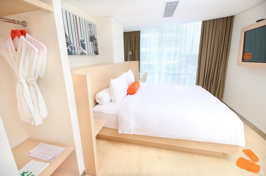 Harris Hotel Sentraland Semarang Exteriör bild
