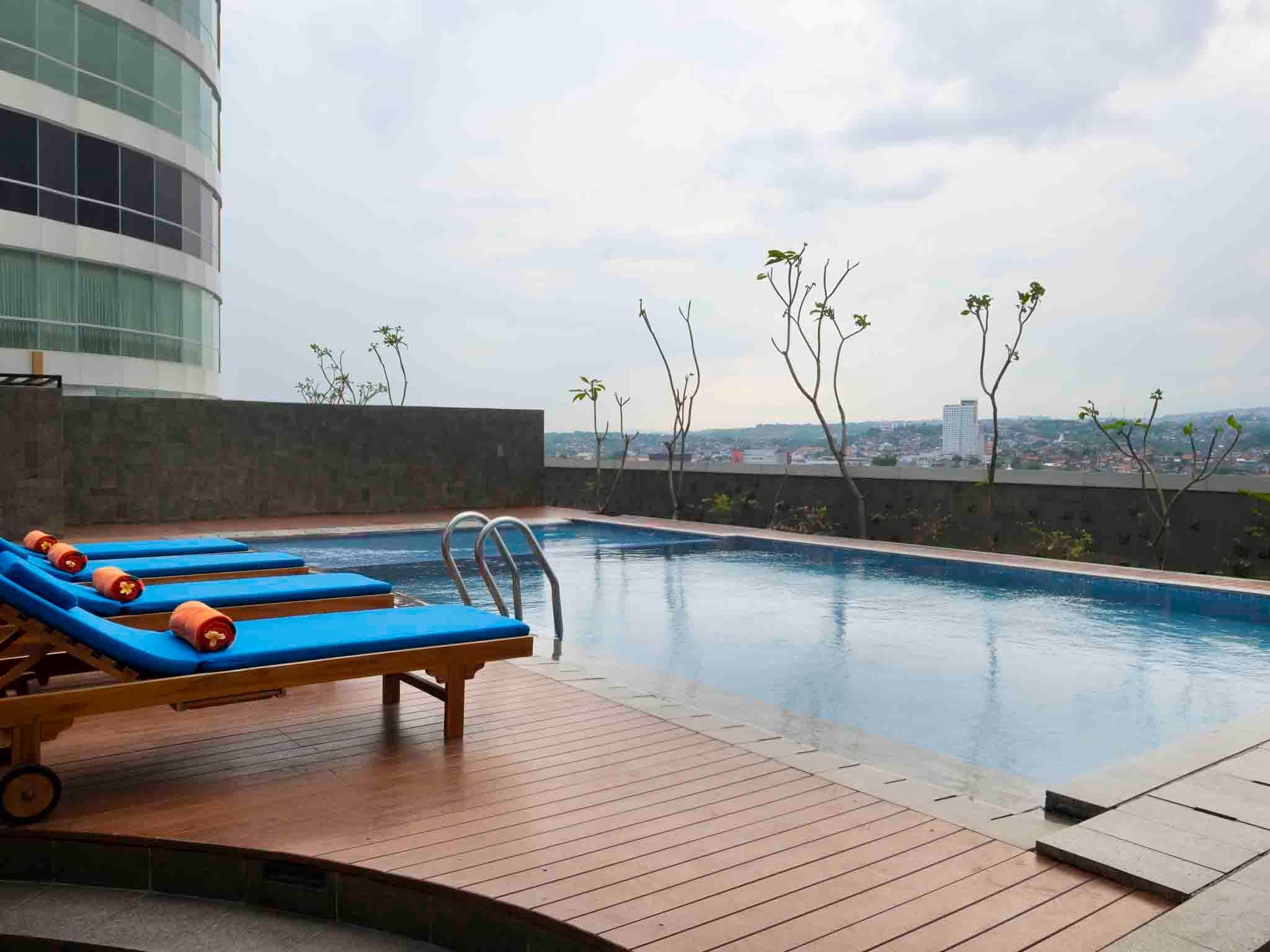 Harris Hotel Sentraland Semarang Exteriör bild